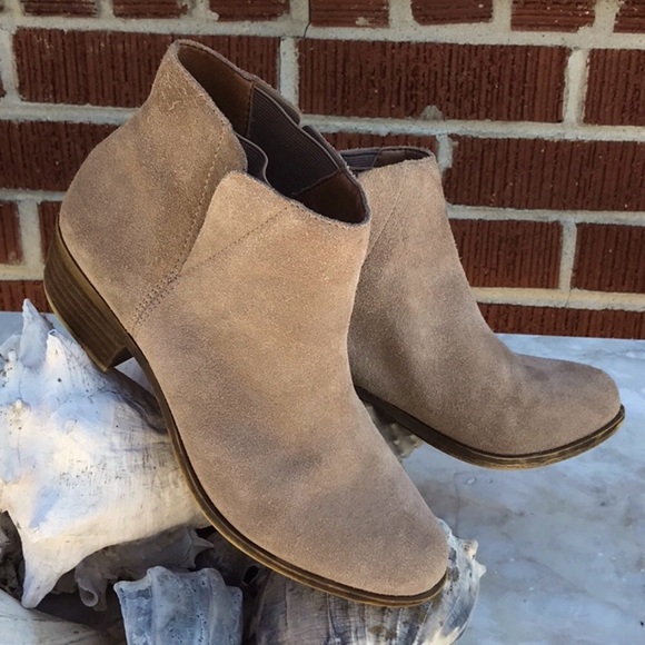 Lucky 🍀 Brand Pull On Tan Suede Ankle Boots Size 7 - Picture 5 of 16
